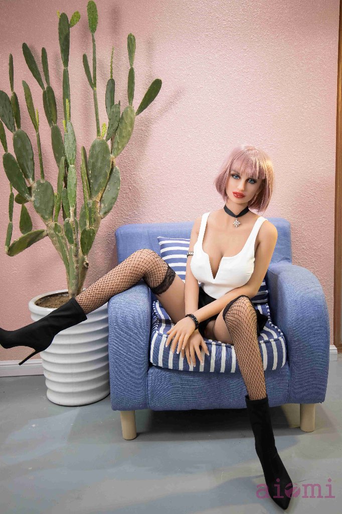 Sexpuppe Chloe | 21 Jahre | 158cm | D-Körbchen