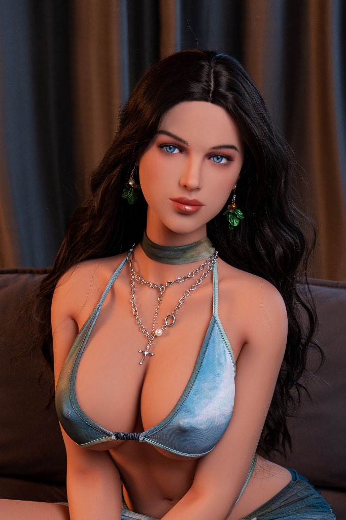 Sexpuppe Nora | 23 Jahre | 169cm | C-Körbchen